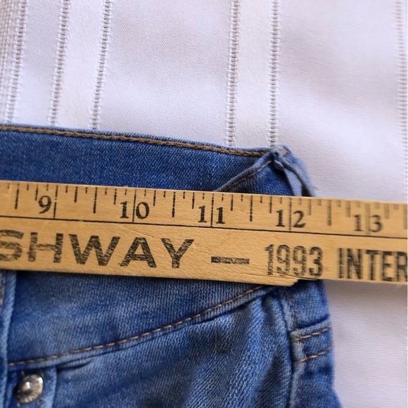 Women's Blue Distressed Jeans - Picture 5 of 9